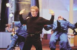 变装大师 在线观看,在线观看,探索时尚与身份的跨界之旅 第2张 变装大师 在线观看,在线观看,探索时尚与身份的跨界之旅 第2张